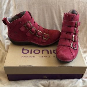 Bionica“Orion Ruby Red” booties
